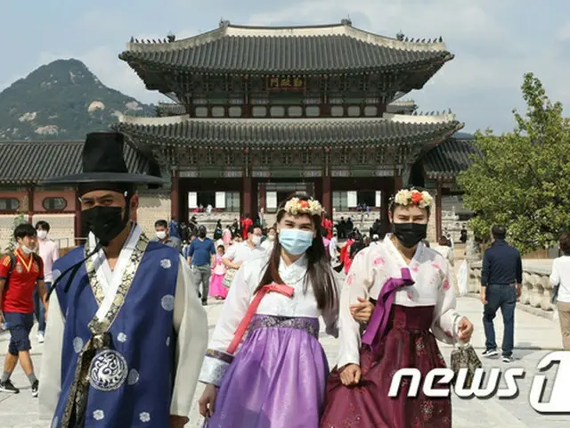 新型コロナの中で秋夕連休、マスクした観光客で賑わう観光名所＝韓国（画像提供:wowkorea）