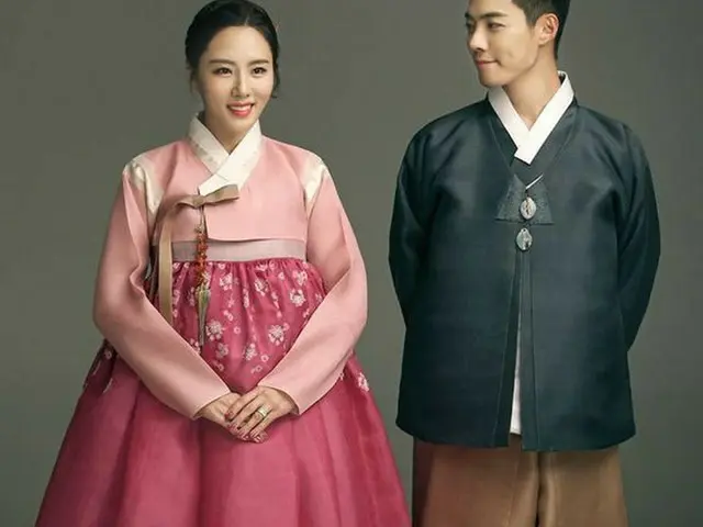 KangNam＆イ・サンファ夫妻、韓服を着て秋夕あいさつ（画像提供:wowkorea）