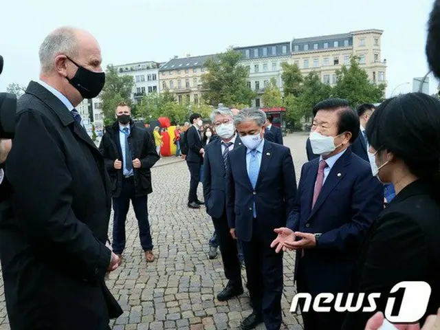 ポツダムを訪問した朴議長「ドイツ統一が羨ましい…朝鮮半島への支持をお願い」（提供:news1）