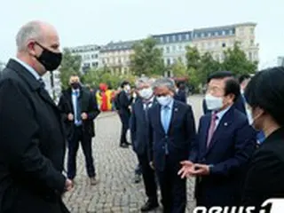 ポツダムを訪問した朴議長「ドイツ統一が羨ましい…朝鮮半島への支持をお願い」