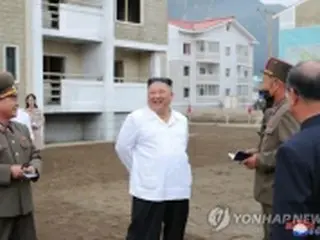 金正恩氏　トランプ氏に「回復祈る」