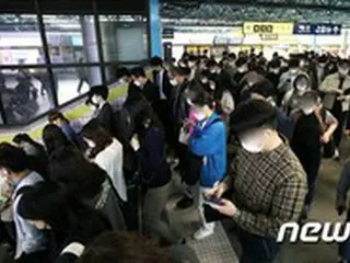 明日から3日間の感染者規模を注視…韓国「今週、距離確保の調整を決定」