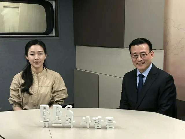 韓国伝統管楽器奏者“テグミ姉さん”キム・ジヒョン（左）とキム・ボンレ局長（右）（画像提供:wowkorea）