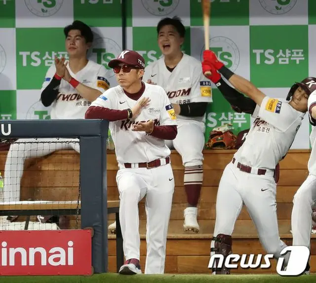 ＜韓国プロ野球＞キウム・ヒーローズのソン・ヒョク監督、電撃辞任…監督代行はキム・チャンヒョンコーチ（画像提供:wowkorea）