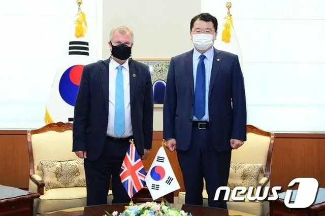 崔鐘建外務次官、在韓英国大使と会談を行い、英韓関係の発展について議論＝韓国（画像提供:wowkorea）
