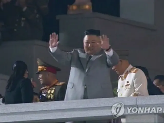 軍事パレードに登場した金正恩委員長（朝鮮中央テレビから）＝（聯合ニュース）≪転載・転用禁止≫