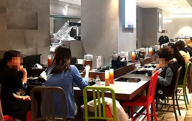 ハングルの日の連休2日目…‘あごマスク’は見ないが、多くの人が店にやってきて‘3密’憂慮＝韓国（画像提供:wowkorea）