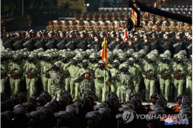 朝鮮労働党創建７５周年を迎え、１０日未明に平壌市内で行われた軍事パレード＝（朝鮮中央通信＝聯合ニュース）≪転載・転用禁止≫