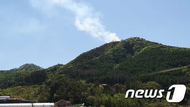 ホンチョン（洪川）郡ファチョン（化村）面で山火事…2時間後に大きな炎は鎮火=韓国（提供:news1）