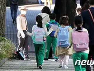 きょう（12日）一部登校を拡大、19日から全国で学校密集率も3分の2以内に緩和＝韓国