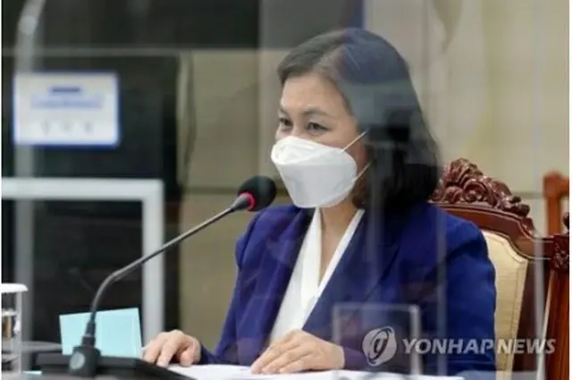 青瓦台で開かれた会議に出席した兪本部長（青瓦台提供）＝１２日、ソウル（聯合ニュース）≪転載・転用禁止≫