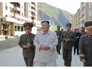 金正恩氏が台風被災地の復旧現場視察　鉛・亜鉛産地の検徳地区