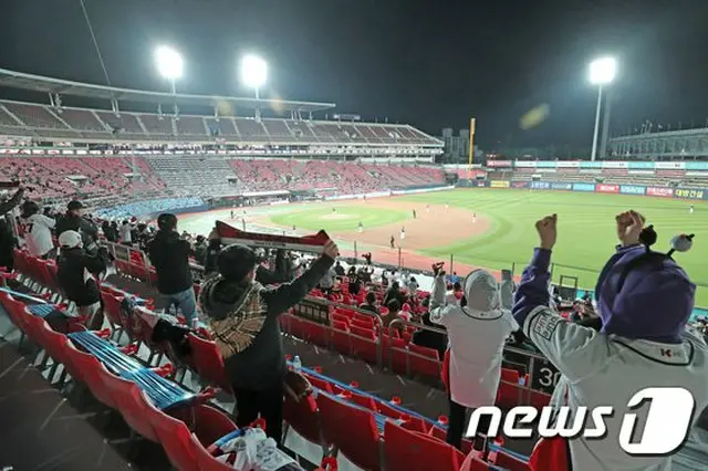 ”56日ぶり”球場に観客入場、5球場に計8473人の野球ファン＝韓国（画像提供:wowkorea）