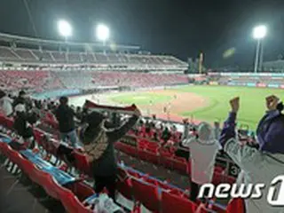 ”56日ぶり”球場に観客入場、5球場に計8473人の野球ファン＝韓国