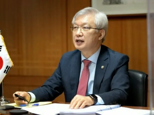 ハイレベル経済対話で発言する李泰鎬第２次官(外交部提供）＝（聯合ニュース）≪転載・転用禁止≫
