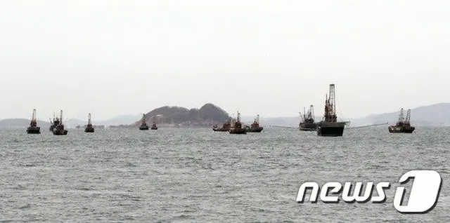 14日 韓国仁川海域で、中国漁船が不法操業している（画像提供:wowkorea）