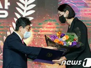 キム・ヨンギョン、バレーボール初の大韓民国体育賞を受賞