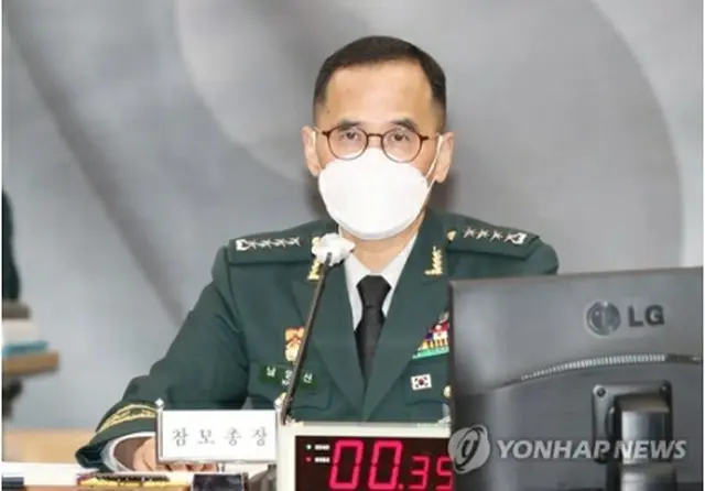 国政監査に出席した南泳臣・陸軍参謀総長＝１６日、鶏竜（聯合ニュース）