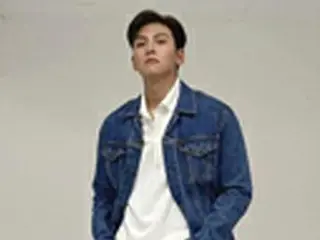 俳優チ・チャンウク、青コーデ＆圧倒的ボディバランスで魅せる男前ショット…「都市男女の愛し方」出演確定