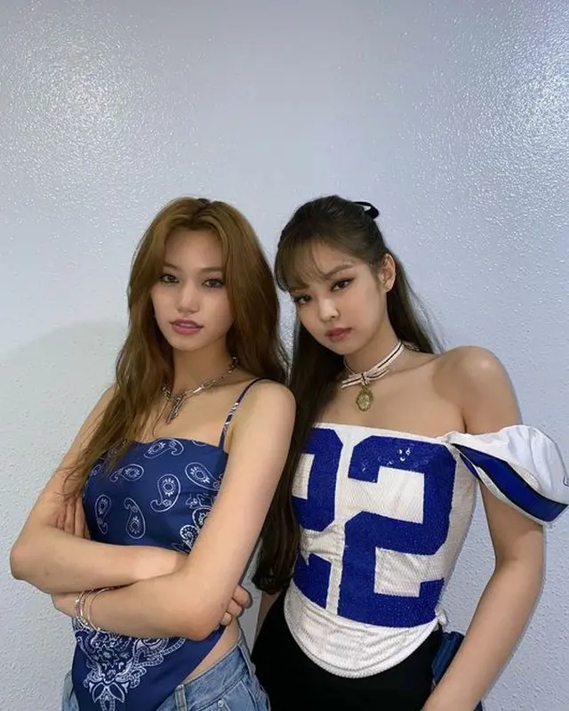 ジェニー（BLACKPINK）×ドヨン（Weki Meki）、隣同士のカッコいい可愛さ（画像提供:wowkorea）