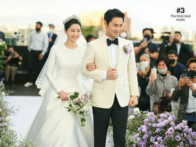 チョンジン（SHINHWA）、幸せあふれる結婚式のようすを公開（画像提供:wowkorea）