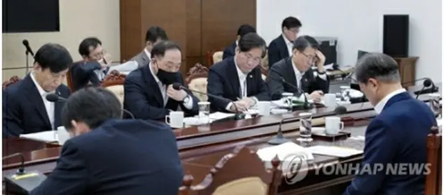 ３月に開かれた経済・金融状況を点検する緊急会議の様子（資料写真）＝（聯合ニュース）