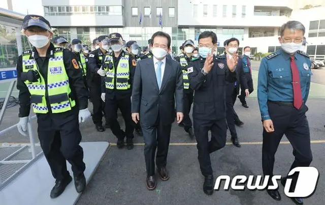 丁世均国務総理、警察の日を迎えて警察現場を激励…「徹底した集会対応に感謝」＝韓国（画像提供:wowkorea）