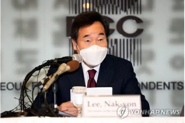 懇談会で発言する李氏（国会写真記者団）＝２１日、ソウル（聯合ニュース）