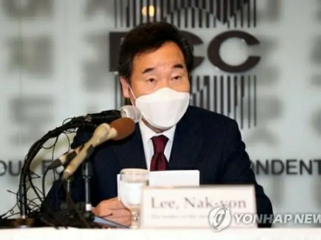 懇談会で発言する李氏（国会写真記者団）＝２１日、ソウル（聯合ニュース）
