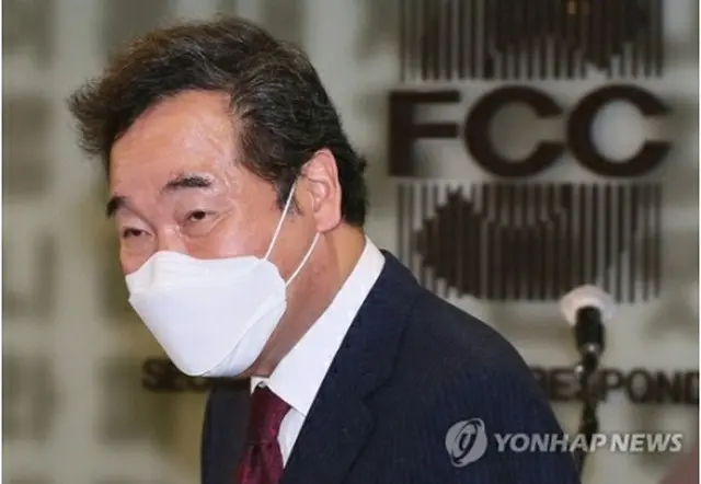 外国メディアとの懇談会であいさつする李氏（国会写真記者団）＝21日、ソウル（聯合ニュース）
