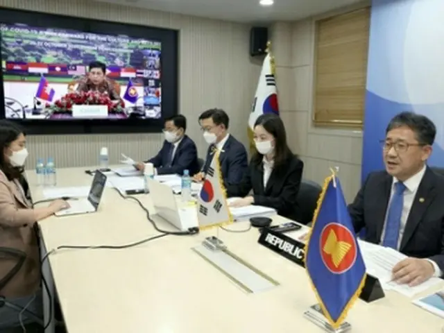 ASEANプラス3の文化担当相会合に出席した朴長官（右端、文化体育観光部提供）＝（聯合ニュース）≪転載・転用禁止≫
