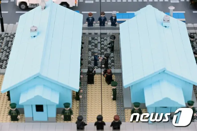 レゴで再現された南北首脳の記念すべき”初対面”（画像提供:wowkorea）