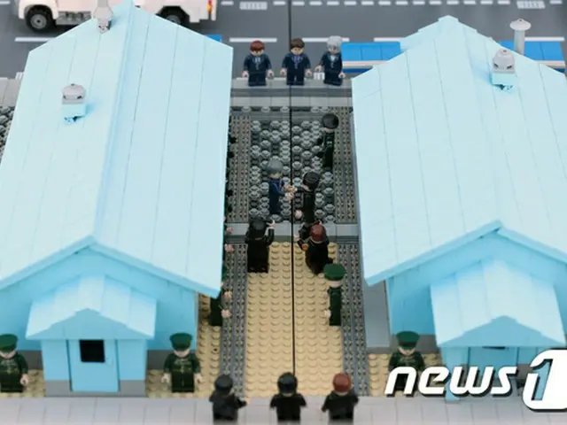 レゴで再現された南北首脳の記念すべき”初対面”（画像提供:wowkorea）
