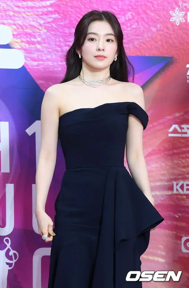 「Red Velvet」アイリーンがパワハラ論議で謝罪した中で、彼女と長い時間働いているスタッフが擁護に乗り出した。（画像提供:OSEN）