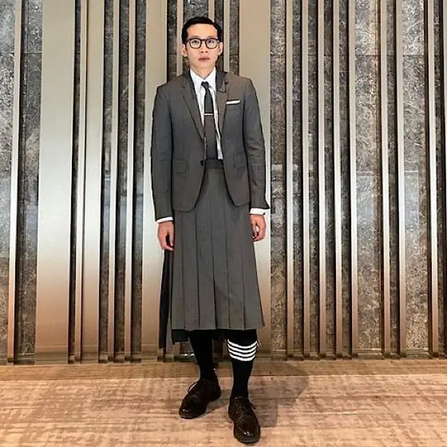 【全文】俳優ポン・テギュ、破格のスカートファッション…「ラインを超えたとは思わない、男もスカートを履ける」（画像提供:wowkorea）