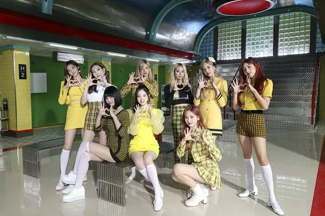 「TWICE」の新曲「I CAN NOT STOP ME」のミュージックビデオの撮影現場がサプライズ公開されて新曲への期待感を育てている。（画像提供:OSEN）