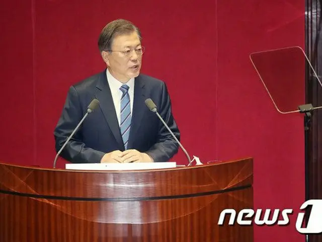 2021年度予算案の施政演説をしている、韓国の文在寅 大統領（画像提供:wowkorea）