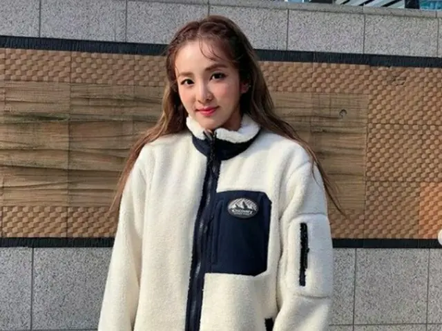 サンダラ・パク（DARA/元2NE1）、暖かいフリースで童顔ビジュアルを披露（画像提供:wowkorea）