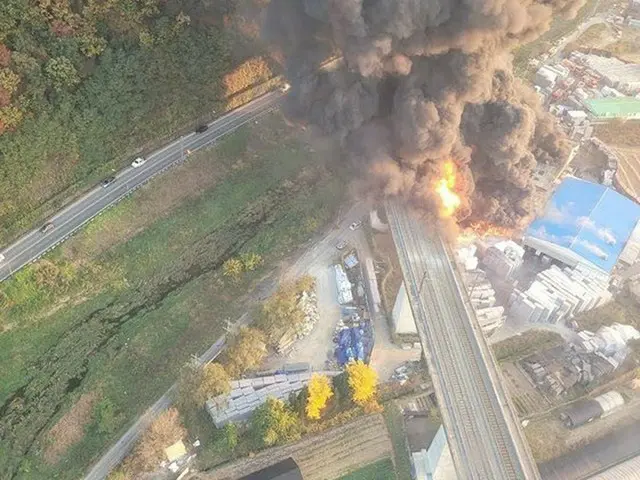 断熱材製造工場で火災、1時間後に鎮火…人命被害はない＝韓国安山市（画像提供:wowkorea）