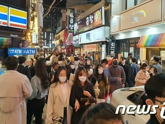 ハロウィンと紅葉で人々密集…「コロナの展望」厳しく＝韓国（画像提供:wowkorea）