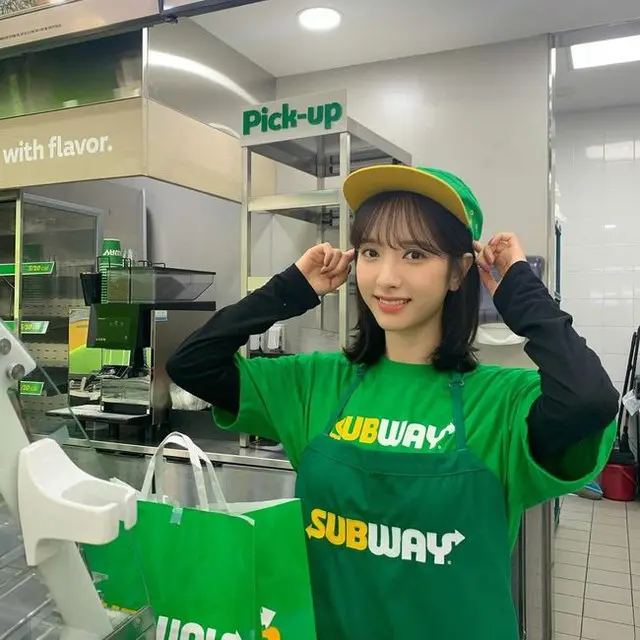 ボナ（宇宙少女）、新しいバイト探し…美少女バイトに変身（画像提供:wowkorea）