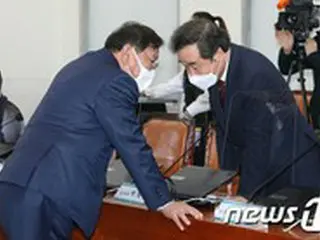 共に民主党 ‘ソウル・釜山市長補欠選挙公薦’可否に関する全党員の投票終了…明日、結果発表＝韓国