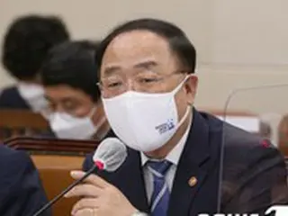 韓国副首相「“大株主の基準”混乱に責任をとり“退く”」…文大統領「辞表差し戻し」、「再信任」