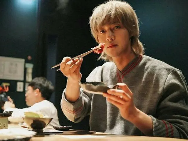 “今年で満34歳”キム・ヒョンジュン（SS501リダ）、現役アイドル顔負けの爽やかルックスで「モクバン中」（画像提供:wowkorea）
