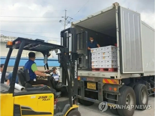 韓国の産地から輸出されるパプリカ。８月、試験的に中国に輸出した時の様子（農林畜産食品部提供）＝（聯合ニュース）≪転載・転用禁止≫