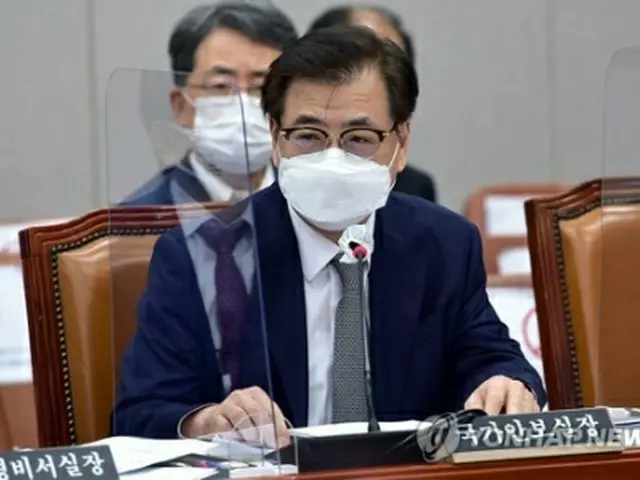 国政監査で質疑に答弁する徐氏＝4日、ソウル（聯合ニュース）