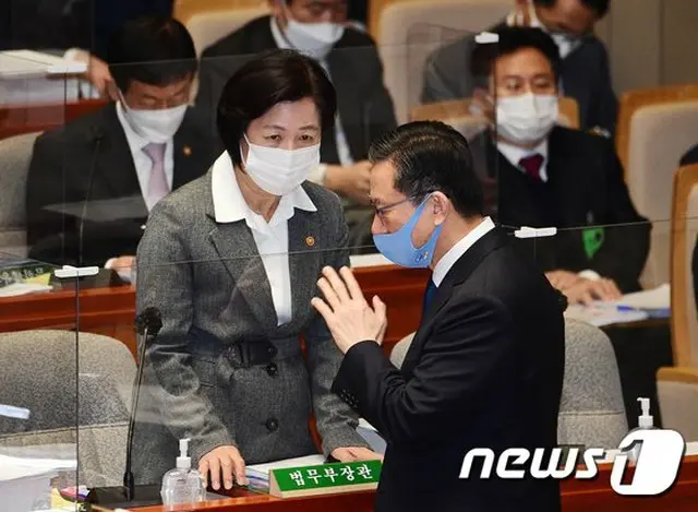 秋法相「尹検察総長は政治の沼にはまる…今是昨非の姿勢が必要」＝韓国（画像提供:wowkorea）
