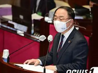 文大統領「副首相、経済回復へと導く“適任者”」…“再信任”を強調＝韓国副首相“辞任”騒動