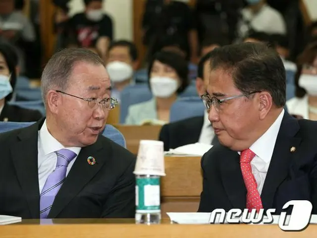 潘基文 元国連事務総長とパク・ジン“国民の力”議員（画像提供:wowkorea）