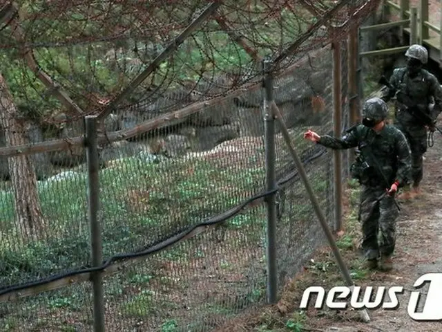鉄柵超えて脱北の男性は「民間人」、軍人説を否定＝韓国合同参謀本部（画像提供:wowkorea）